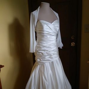 David's Bridal Wedding Dress Size 12 NWT
